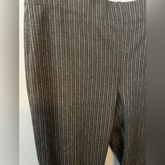 Max Studio Skinny Pull-on Dress Pants Black Pinstriped Fitted Ankle Women’s L - Picture 9 of 12